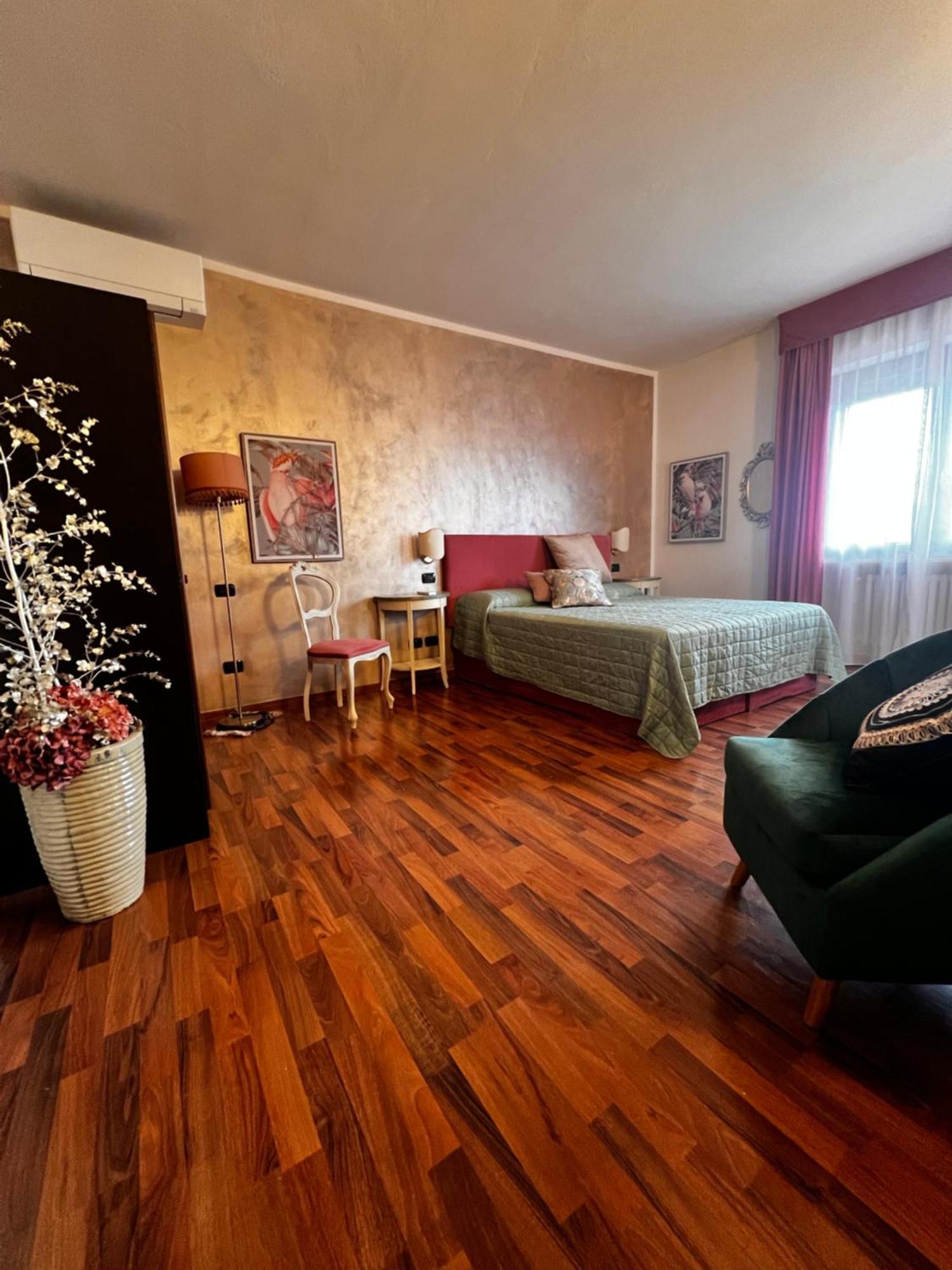 Welcome Traveller Frida'S Rooms Капріно-Веронезе Екстер'єр фото